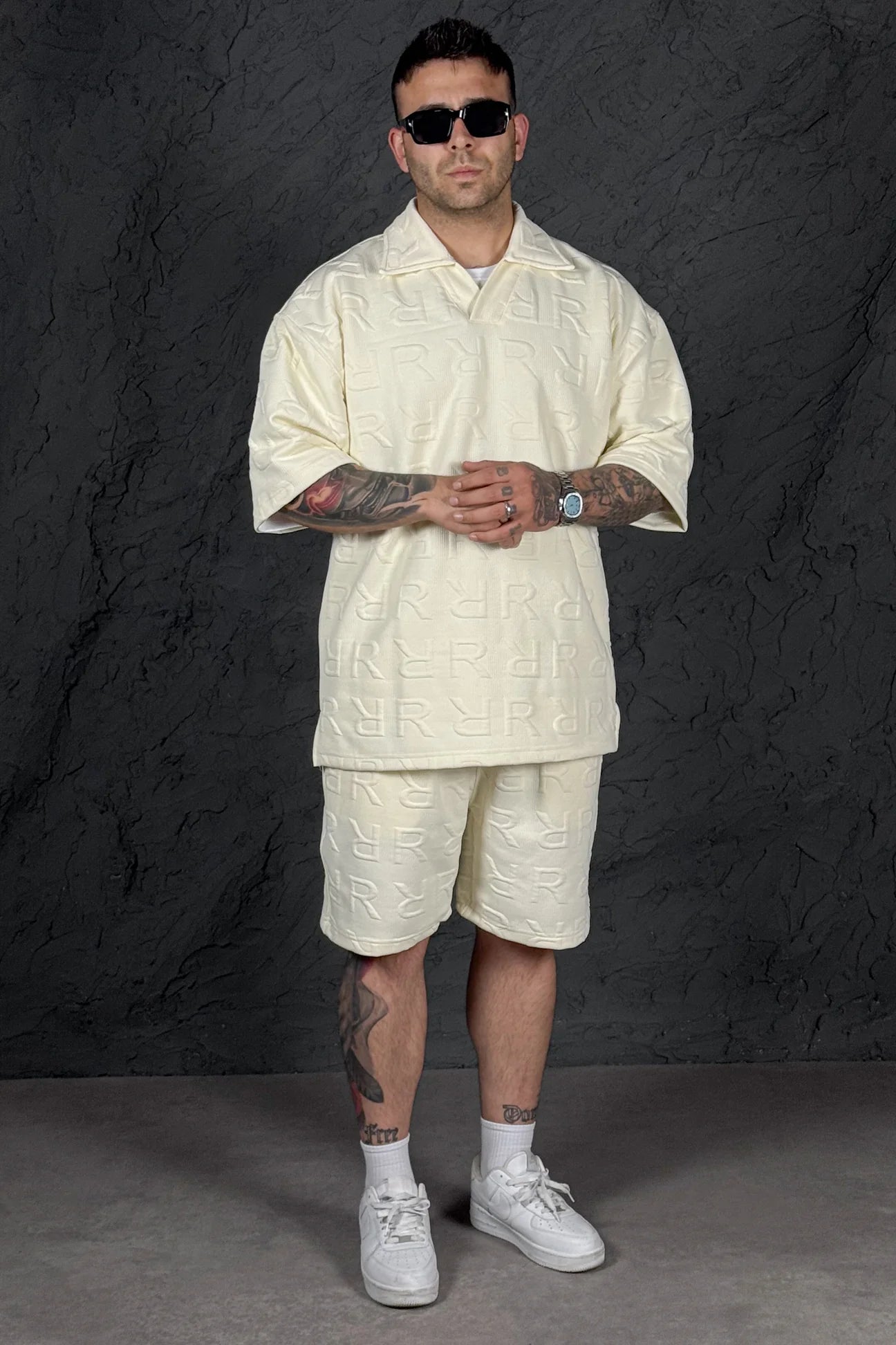 R Textured Collar Suit