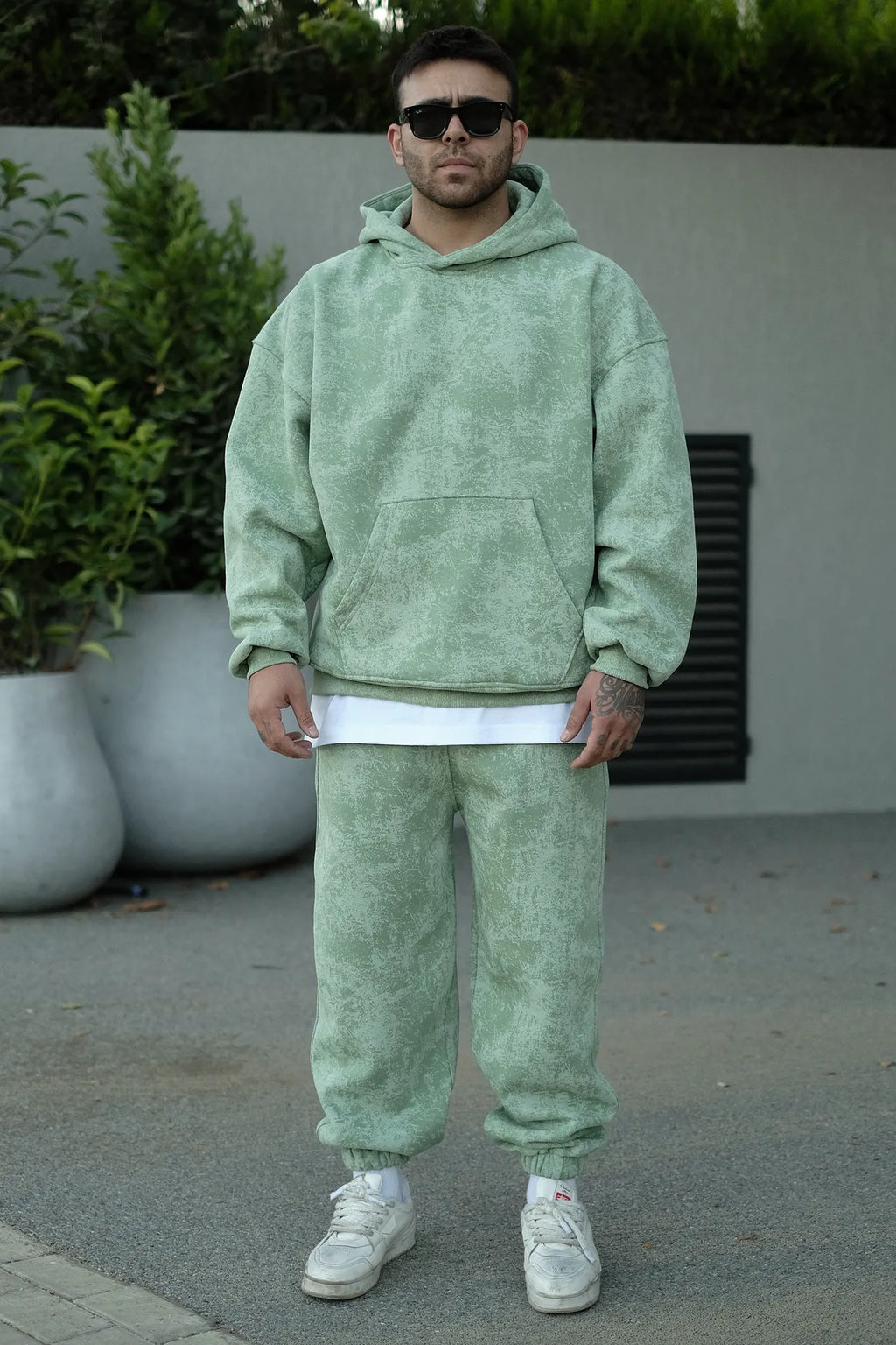 Antique Effect Oversized Puff Set